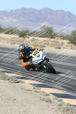 media/Dec-04-2025-Racers Edge (Thu) [[5ebc9f124d]]/3-B Group/3-Session 2 (Turn 7 Inside)/